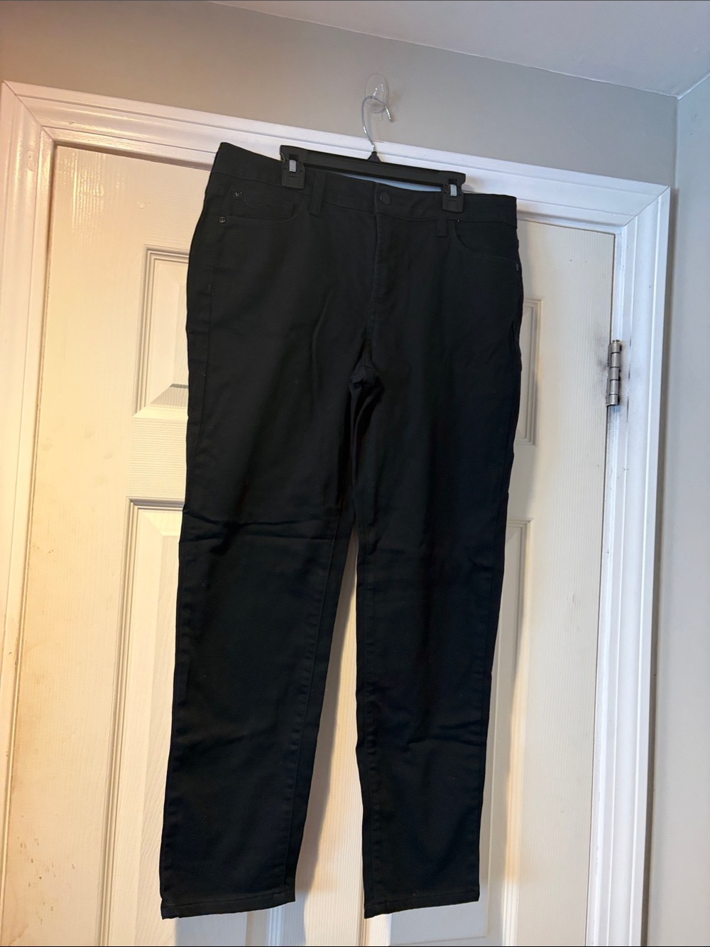 NYDJ Women's Ankle Jeans in Black 8